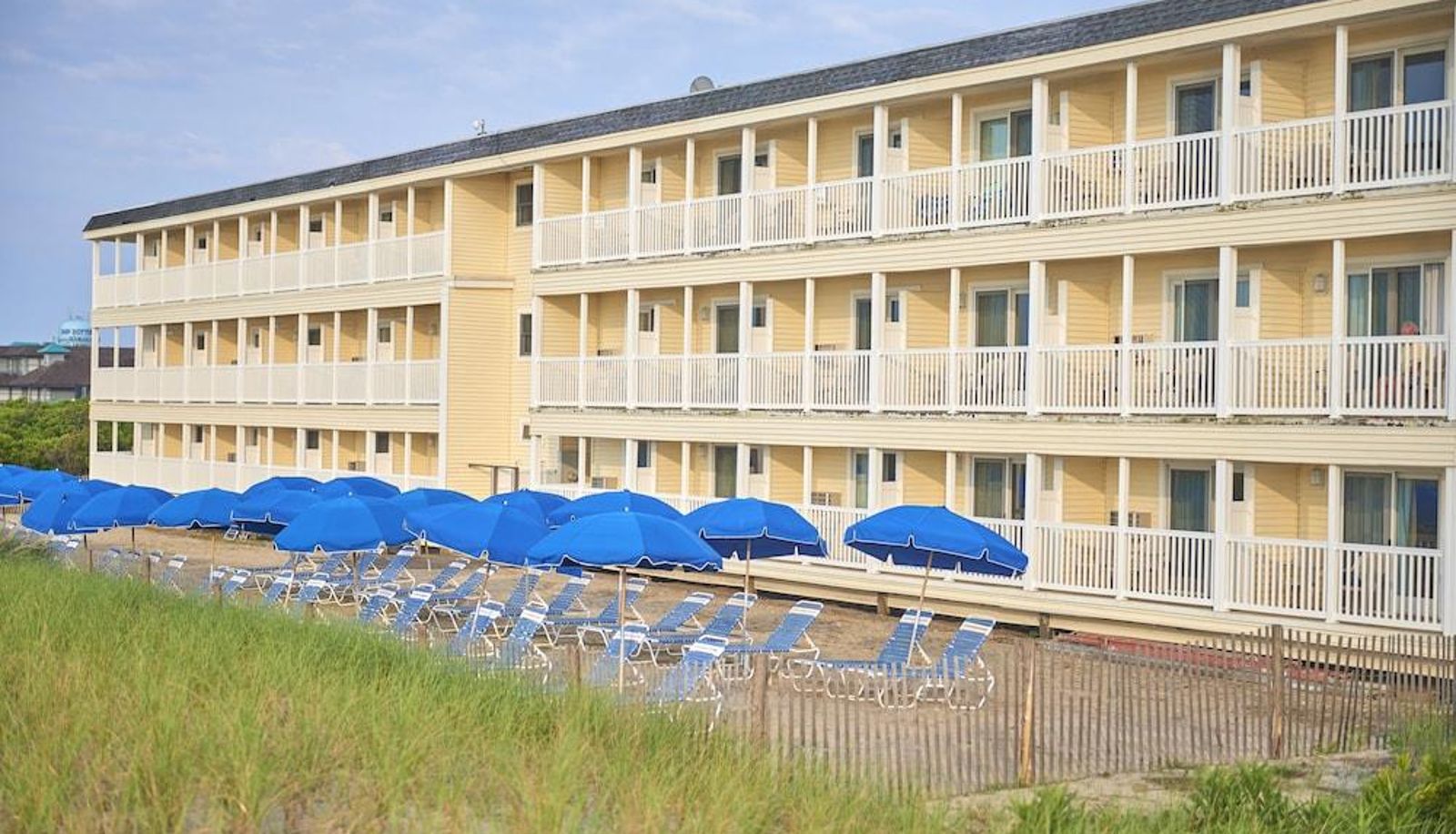 Spiaggia - Drifting Sands Hotel