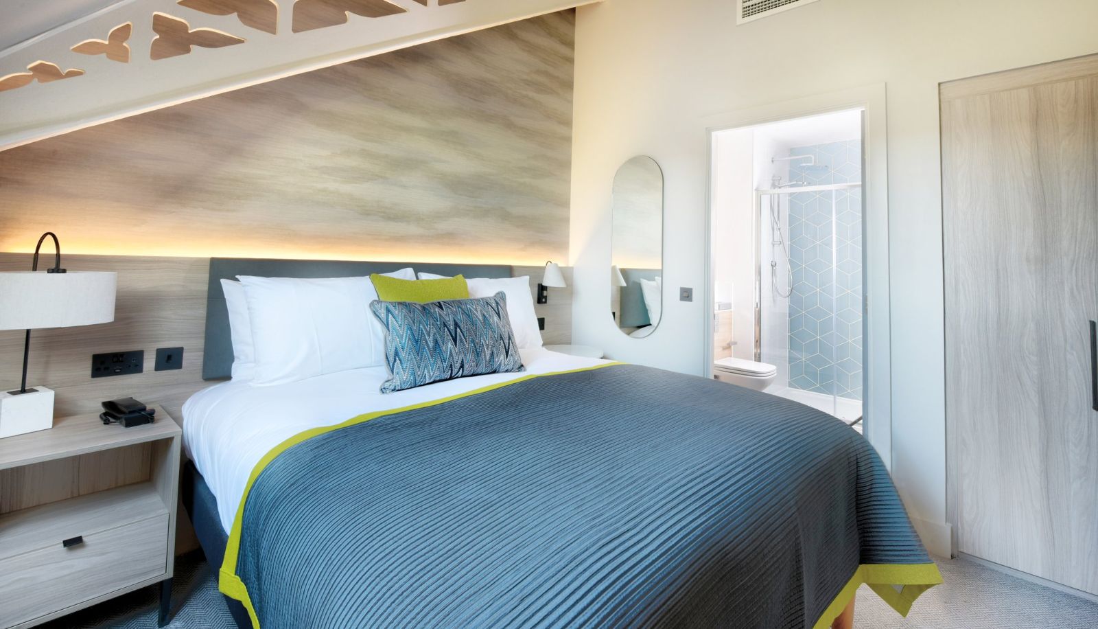 Room - Staybridge Suites DUNDEE by IHG