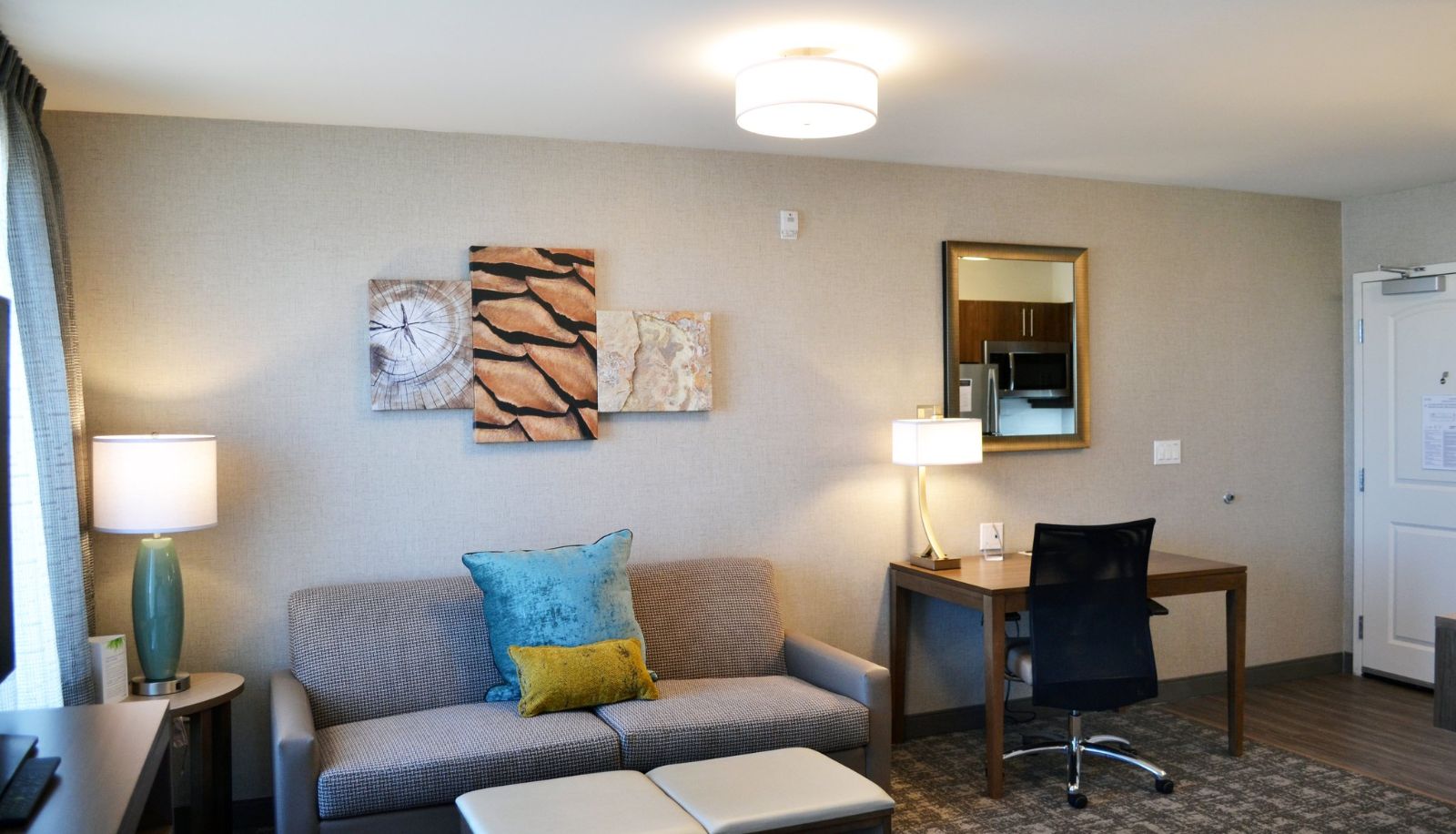 Room - Staybridge Suites RED DEER NORTH by IHG