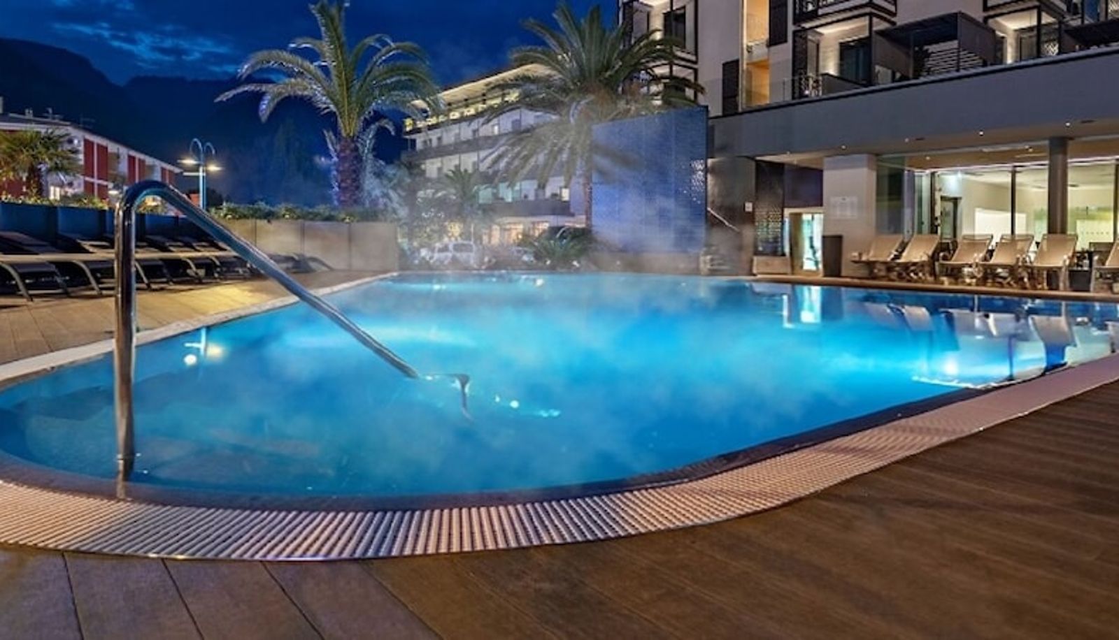 Piscina - Lake Front Hotel Mirage