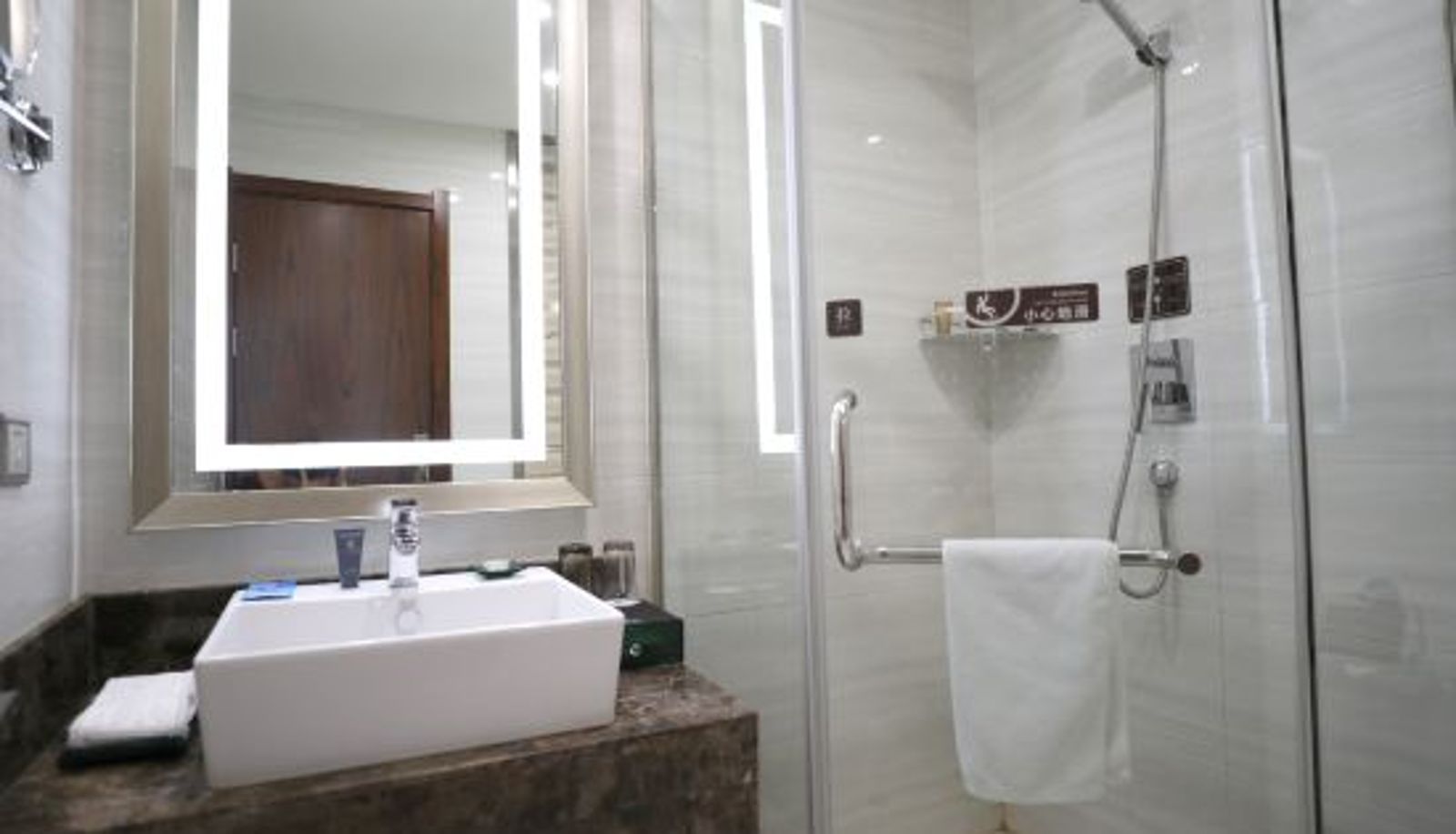 Room - Dongfang Lishe Hotel