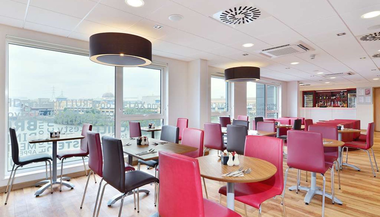 Restaurant - TRAVELODGE THURROCK LAKESIDE