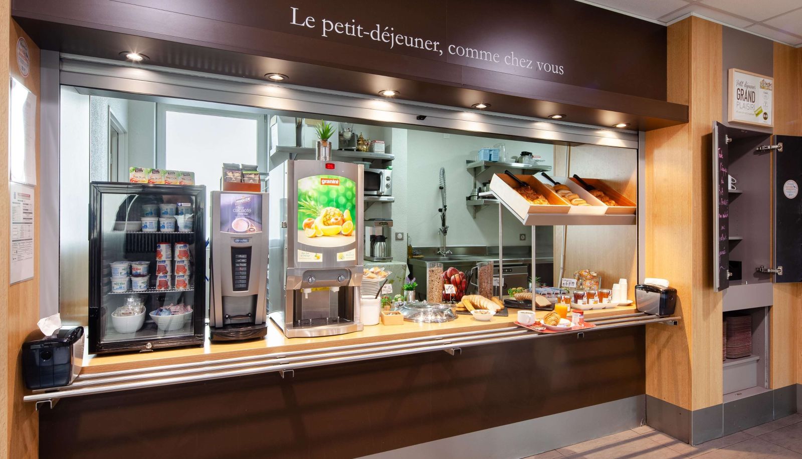 Hall - B&B HOTEL Paris Le Bourget 3 étoiles
