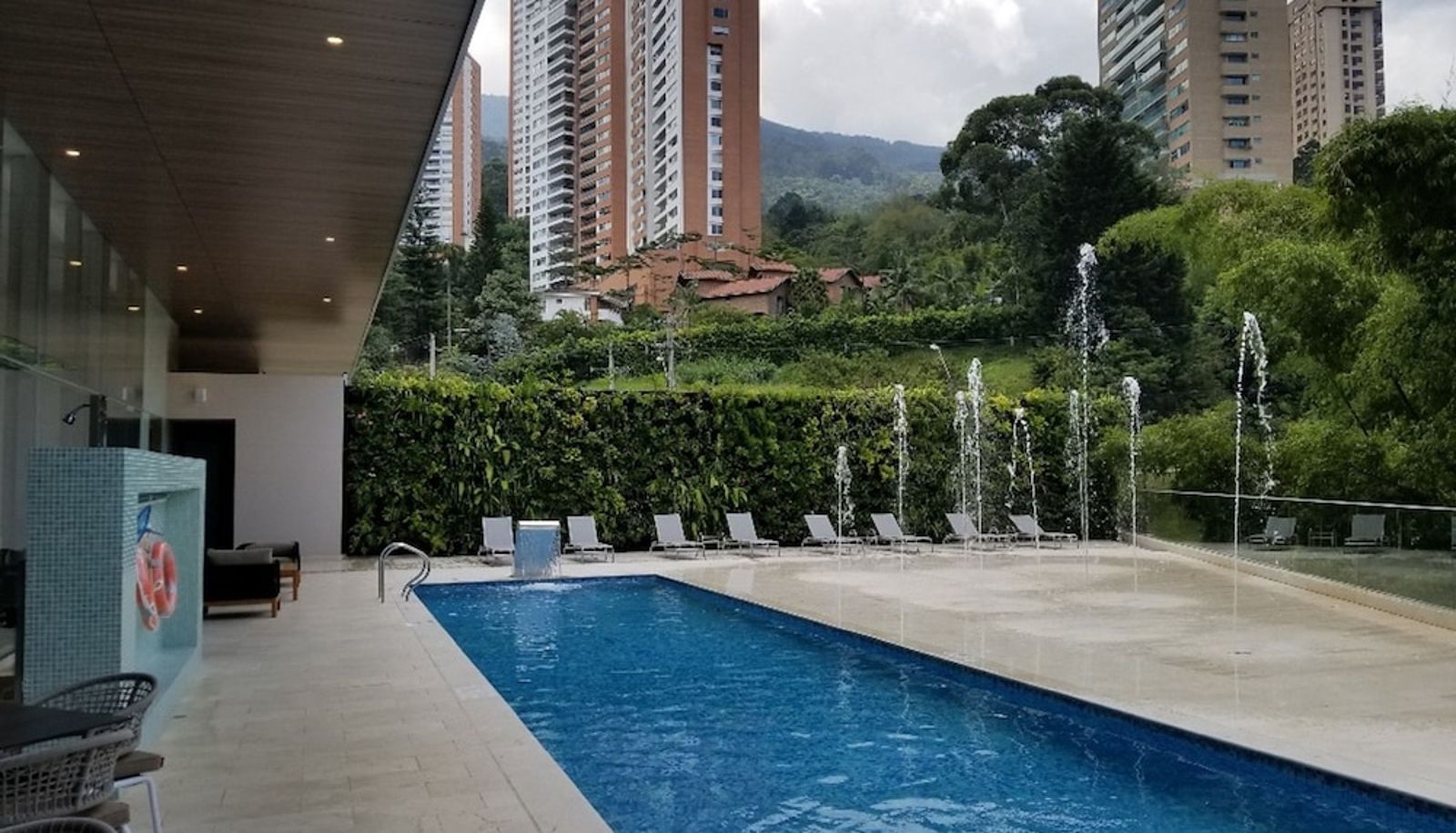 Piscina - ESTELAR La Torre Suites