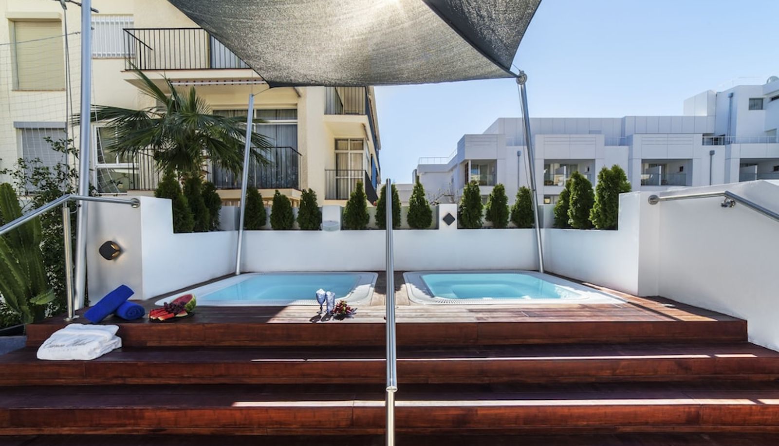Pool - Essence Hotel Boutique