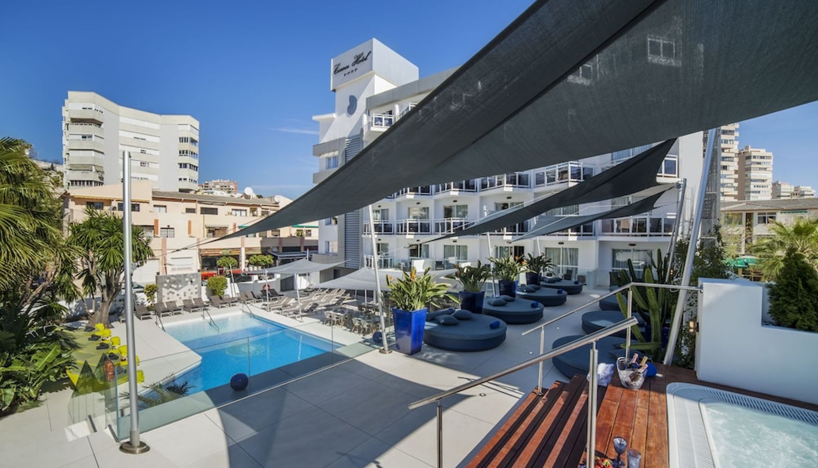 Pool - Essence Hotel Boutique