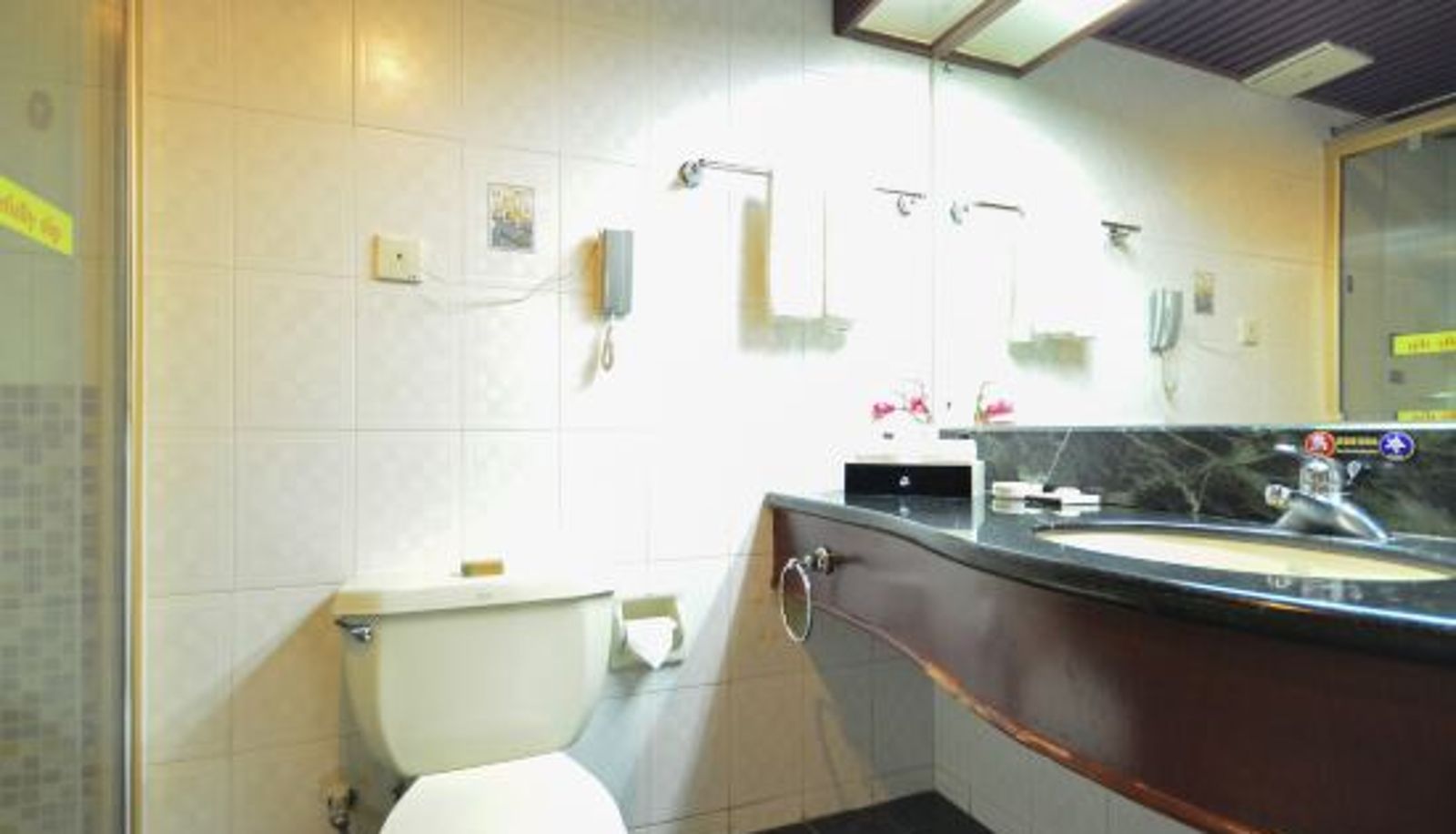Zimmer - L. Road Grand Hotel
