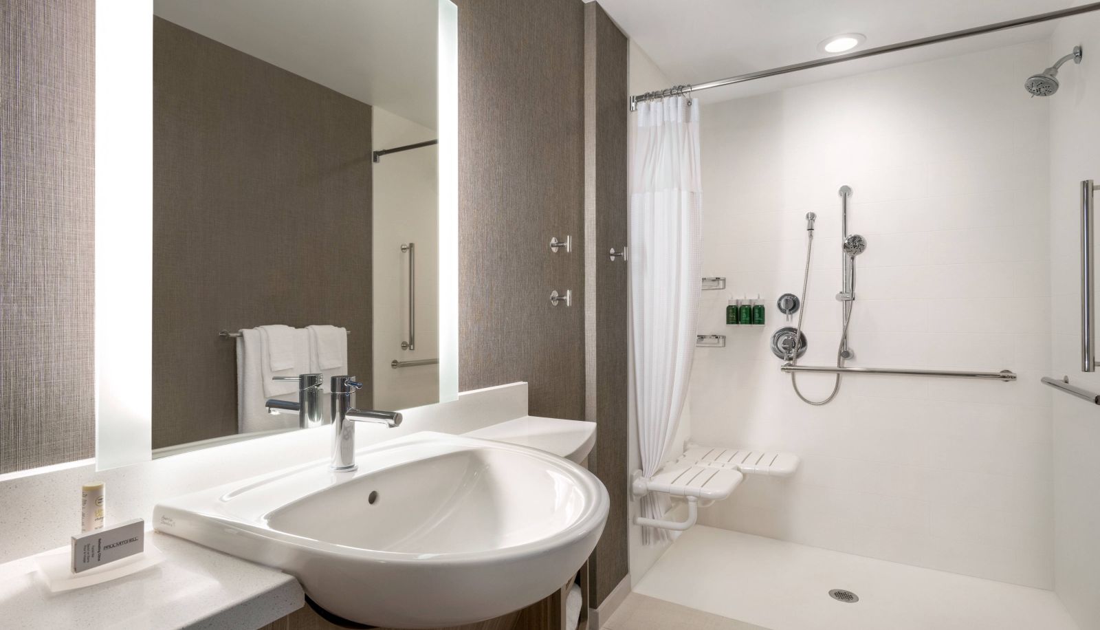 Zimmer - SpringHill Suites Milwaukee West-Wauwatosa