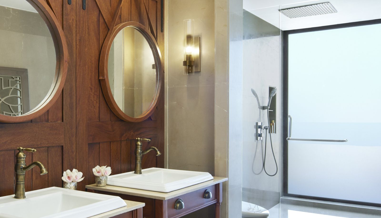 Room - Taj Aravali Resort and Spa