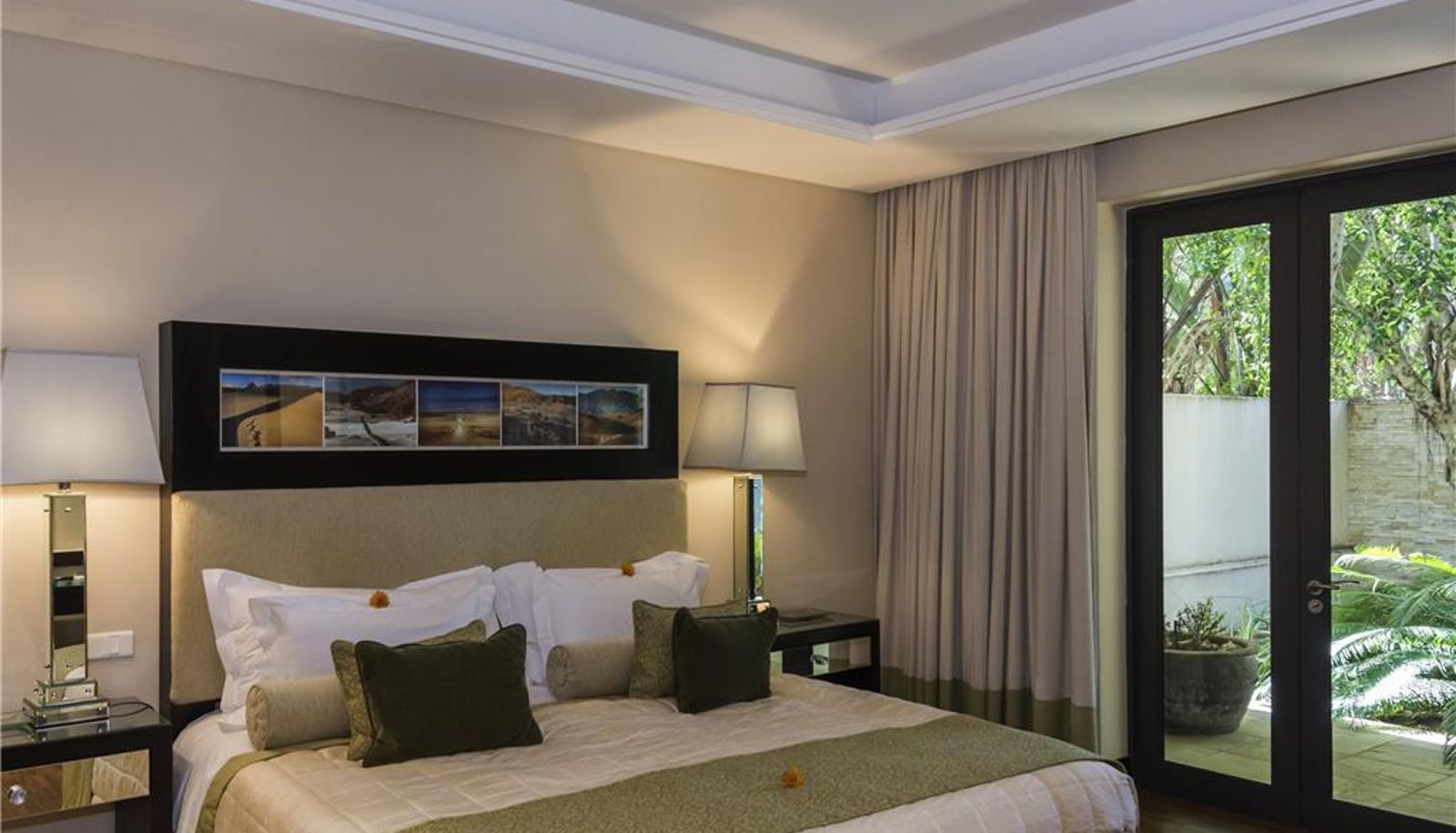 Zimmer - No5 Boutique Art Hotel by Mantis
