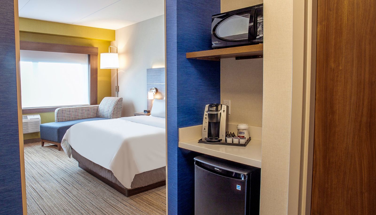 Room - Holiday Inn Express & Suites HALIFAX – DARTMOUTH by IHG