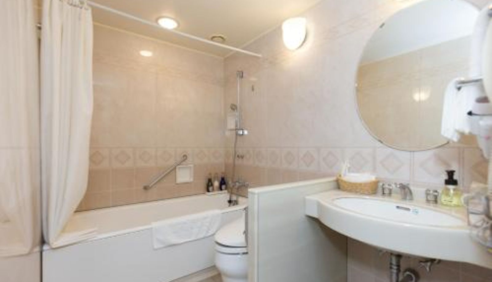 Badezimmer - Hotel Lake View Mito