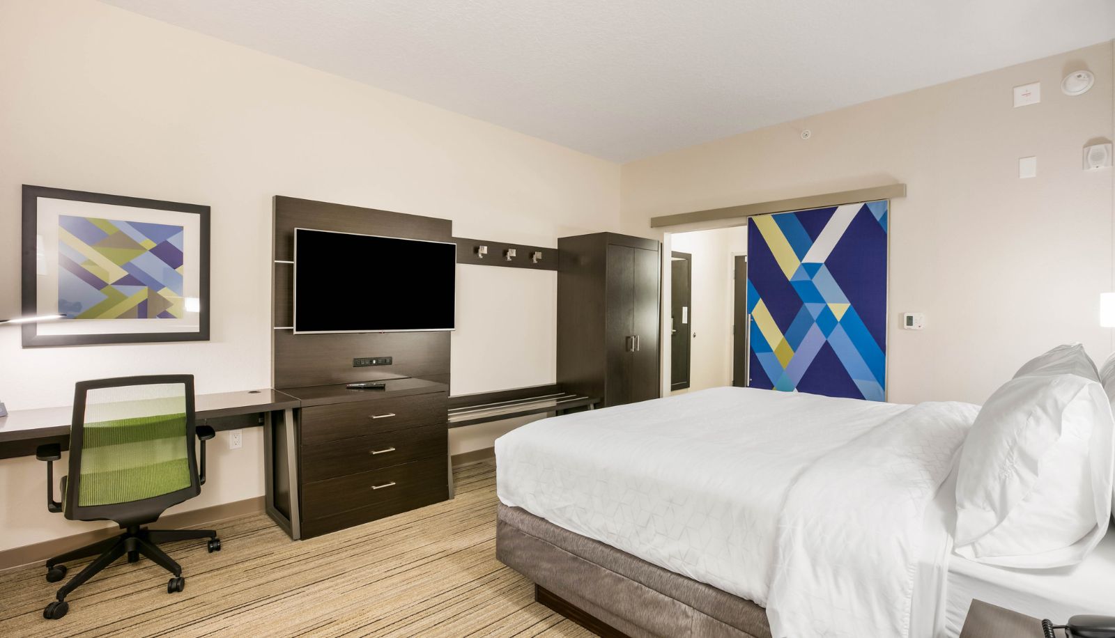 Room - Holiday Inn Express & Suites JACKSONVILLE - TOWN CENTER by IHG