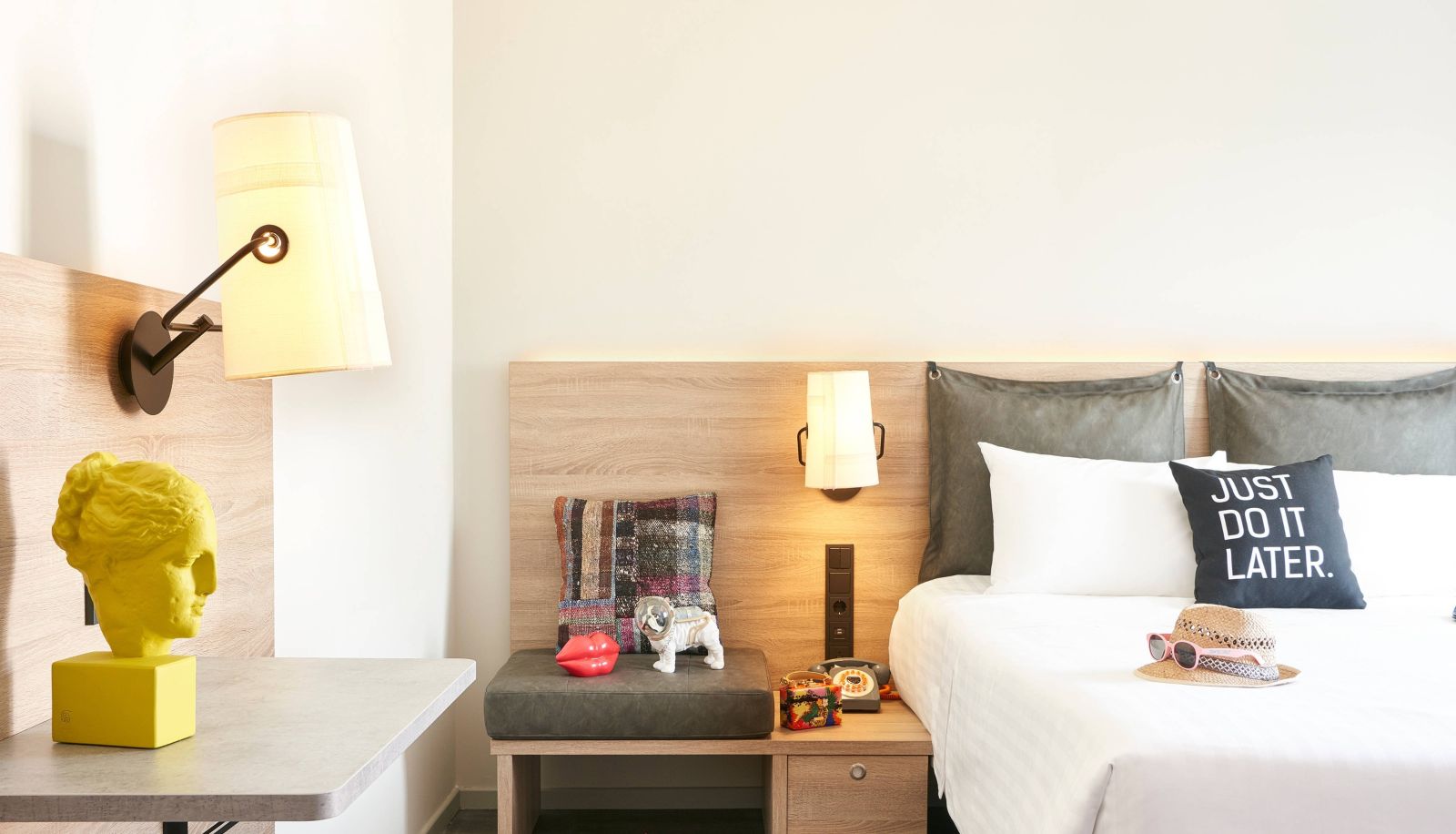 Kamer - Moxy Patra Marina