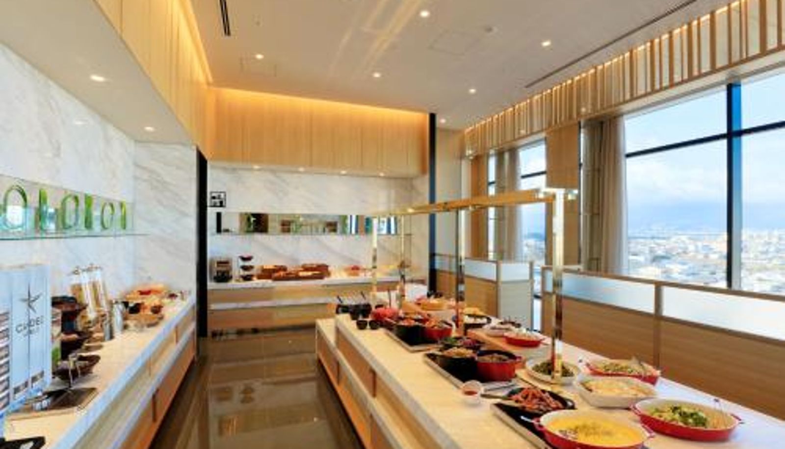 Salle de petit-déjeuner dans le restaurant - Candeo Hotels Nara Kashihara