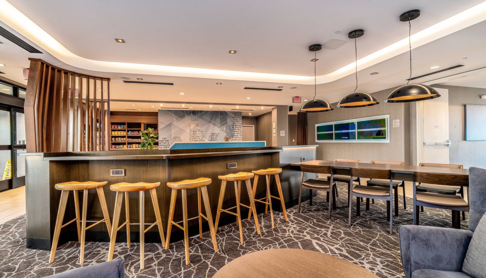 Hall - SpringHill Suites by Marriott Oakland Airport