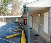 Photo of the hotel WHISPERING PINES MOTEL