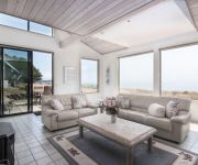 Photo of the hotel Seafront 3 Br home by RedAwning