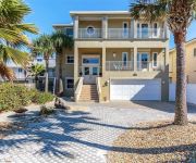 Photo of the hotel Sea Turtle 4 Br home by RedAwning