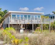 Photo of the hotel Sandy Toes Beachfront 2 Br home by RedAwning