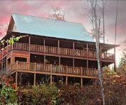 Photo of the hotel Off The Clock 4 Br cabin by RedAwning