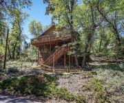 Photo of the hotel Tree Top Hideaway 888 by RedAwning