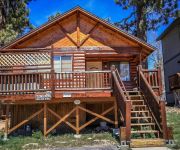 Photo of the hotel Bear Claw Bungalow 379 by RedAwning