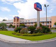 BAYMONT INN & SUITES SAVANNAH