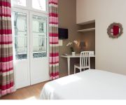 Qualys-Hôtel Le Londres Hôtel & Appartements