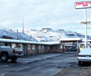THREE RIVERS INN