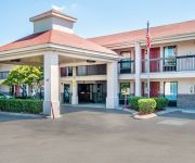 Econo Lodge  Inn & Suites