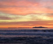 Embassy Suites by Hilton Mandalay Beach Hotel - Resort