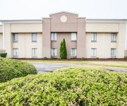 Quality Inn & Suites Airpark East
