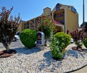 Econo Lodge Inn & Suites Memphis