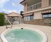 SUPER 8 LAKE COUNTRY WINFIELD