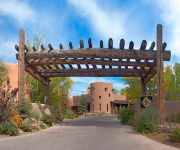 El Monte Sagrado Living Resort & Spa