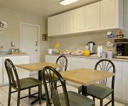 SUPER 8 YOUNGSTOWN APRT AREA