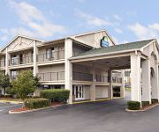 DAYS INN & SUITES MOBILE