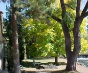 BEND RIVERSIDE INN AND SUITES