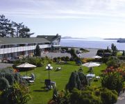 The Cedarwood Inn & Suites