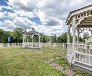 Rodeway Inn & Suites