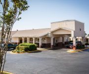 Clarion Inn & Suites Haywood Mall Area