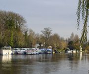 Rainbows Lodge Hotel and Serviced Apartments