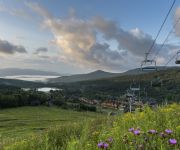 STOWE MOUNTAIN LODGE
