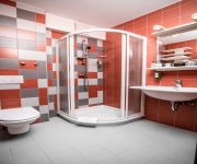 Dvor Jezersek Ljubljana Airport