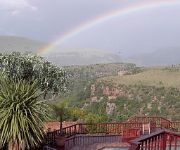 Acra Retreat Mountain View Lodg