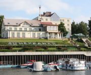 40th Meridian Yacht Club