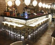 Hotel Diamonds and Pearls