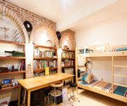 Apricot Courtyard Inn