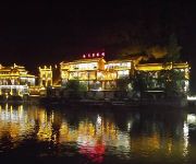 Fenghuang Jieguan Pavilion Inn